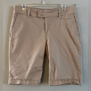Levi Strauss Signature Women’s Size 12 Tan Bermuda Shorts Flat Front Cuffs